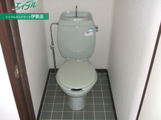 トイレ　同型