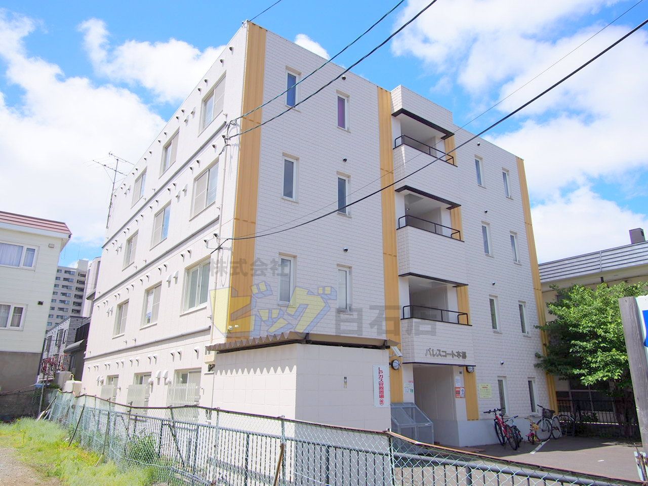 建物外観　フルリフォーム済みのお部屋です♪