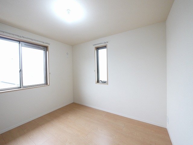 その他部屋・スペース　使い勝手のいい寝室です