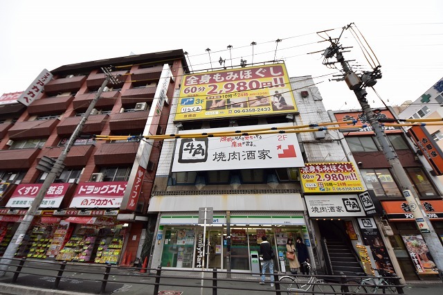 コンビニ　ファミリーマート　城東鴫野西（コンビニ）まで699m