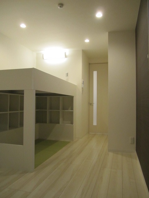 その他部屋・スペース　ゆったり過ごせる居間です