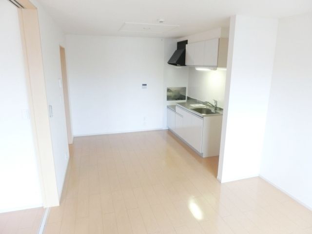 その他部屋・スペース　明るく開放感のあるリビングです！