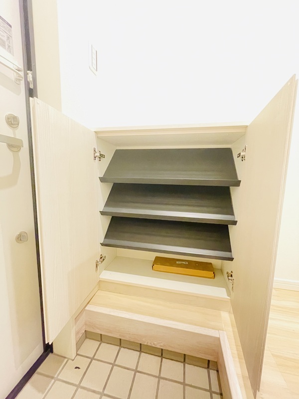 収納　シューズBOX