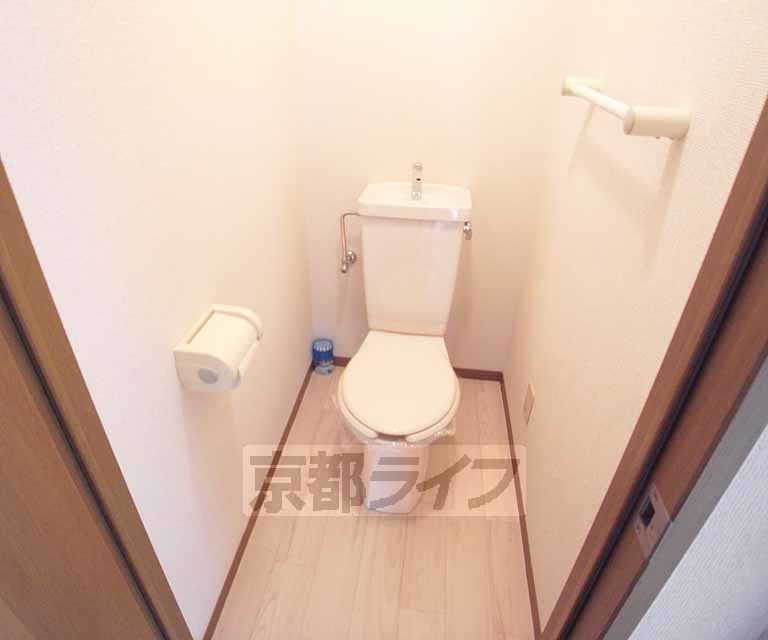 トイレ　広さのあるトイレで落ち着けそうです！