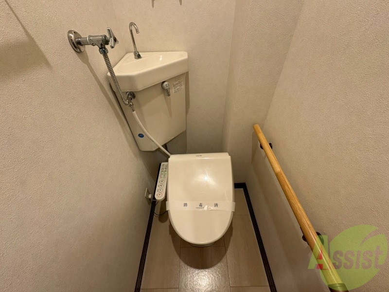 トイレ　こちらはトイレです。清潔感があり、安心して使用できます。