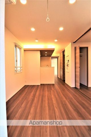 セレスティア中台 IIIの居間写真