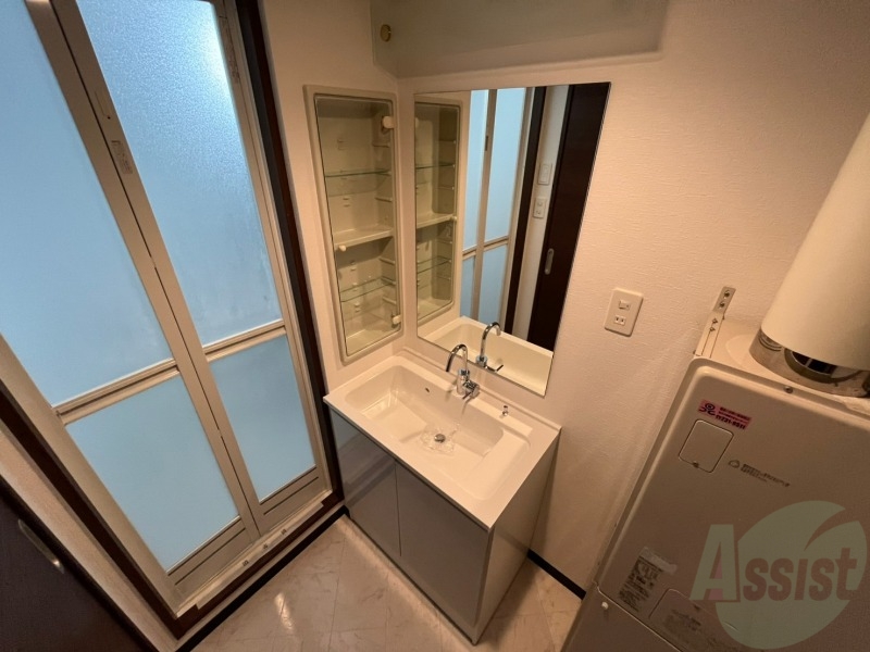 洗面設備　こちらに洗面台があります。朝の洗顔はこちらで。