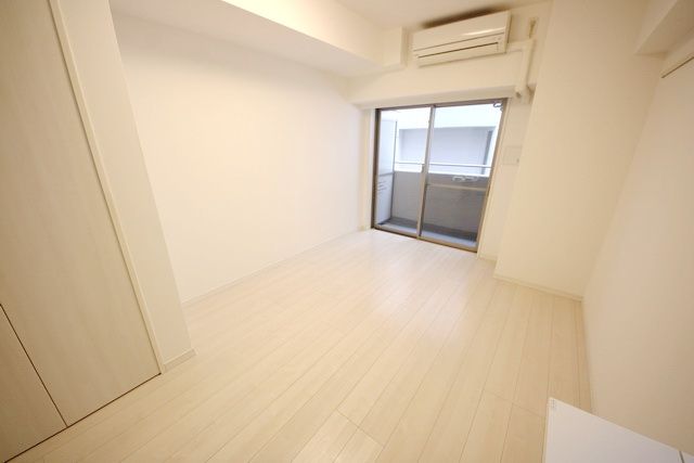 居室・リビング　同物件別部屋写真