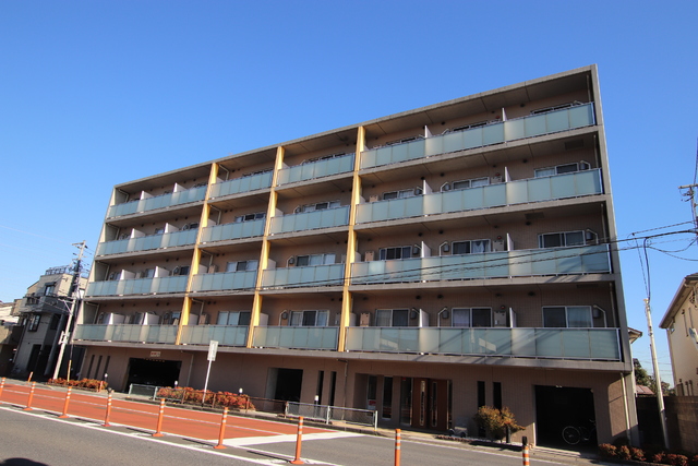建物外観　南鳩ヶ谷駅徒歩３分の５階建てオートロックマンションです！