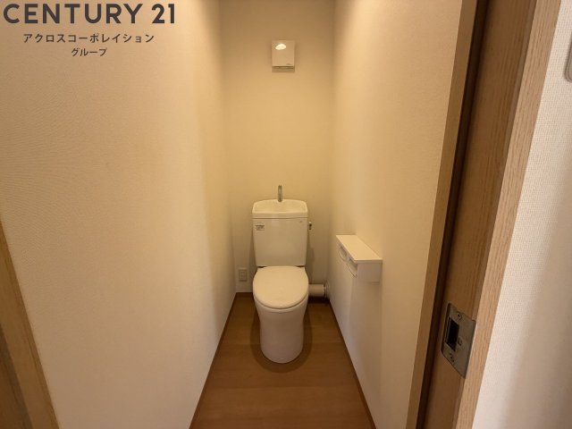 トイレ　シンプルで掃除のしやすいトイレです！