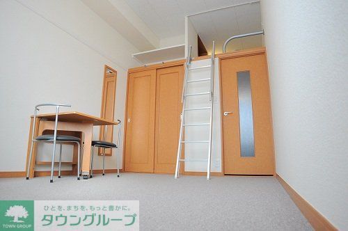 居室・リビング　１階はフローリング仕様