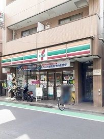 コンビニ　セブンイレブン中野新井薬師前駅（コンビニ）まで289m