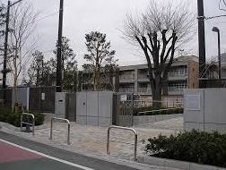 小学校　世田谷区立給田小学校（小学校）まで634m