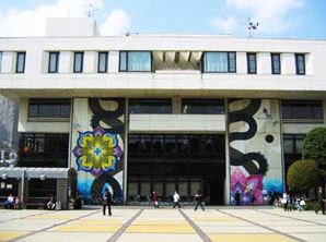 図書館　世田谷区立烏山図書館（図書館）まで370m