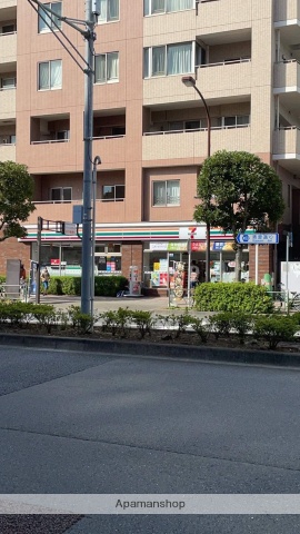 コンビニ　セブンイレブン（コンビニ）まで813m