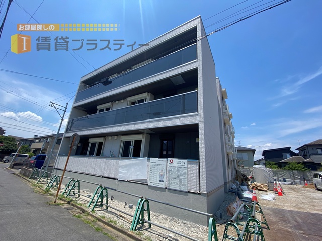 建物外観　申込受付開始。