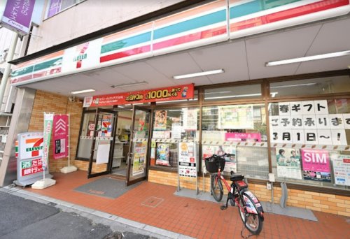 コンビニ　セブンイレブン 新宿岩戸町店（コンビニ）まで539m