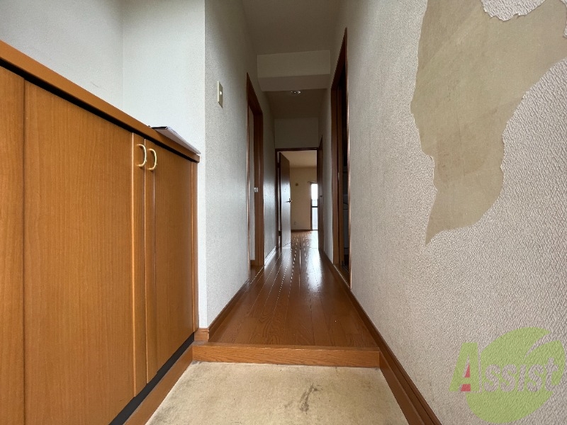 玄関　玄関から見たお部屋全体を撮ってみました。広いですね。