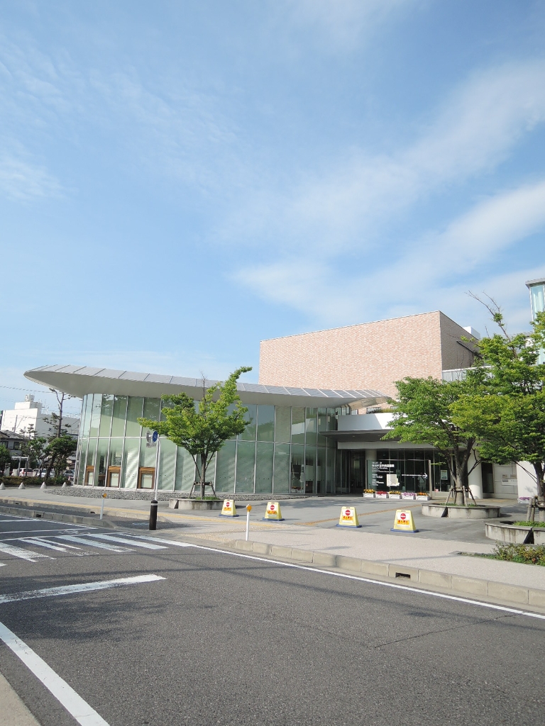 図書館　新潟市立中央図書館（図書館）まで643m