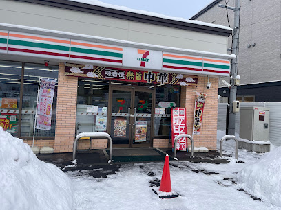 コンビニ　セブンイレブン札幌発寒南駅前店（コンビニ）まで657m
