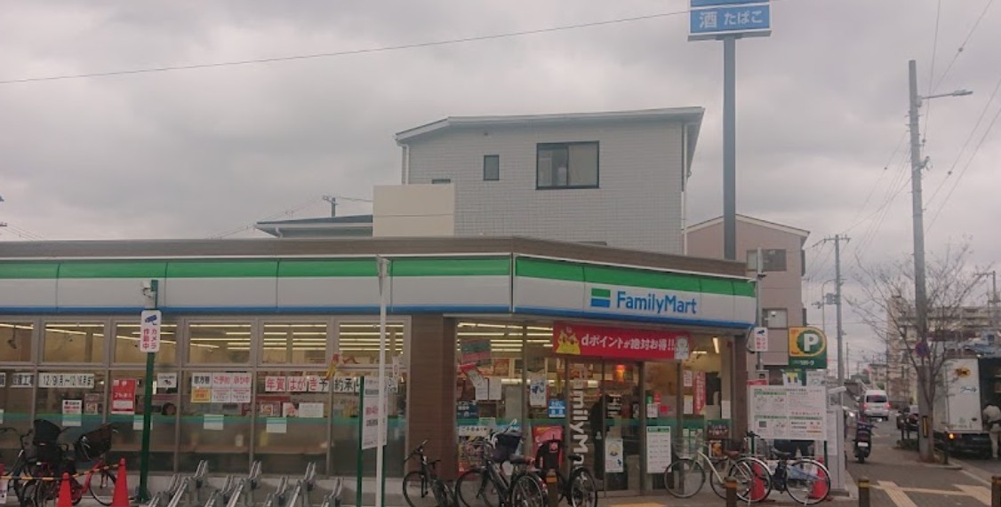 コンビニ　ファミリーマート 井高野駅前店（コンビニ）まで197m