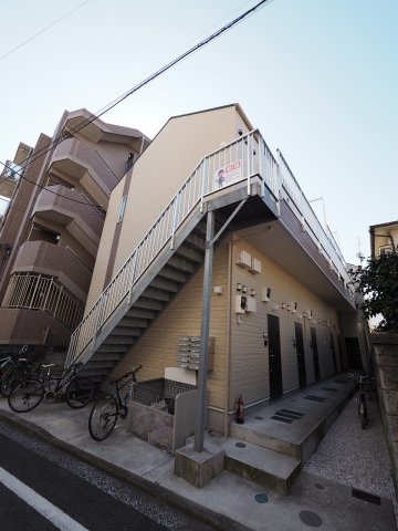 建物外観　シンプルで落ち着いたデザインの外観です