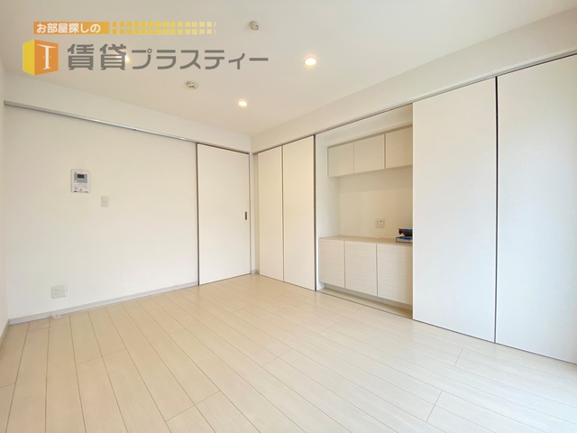 居室・リビング　朝日が差し込む明るいお部屋です。