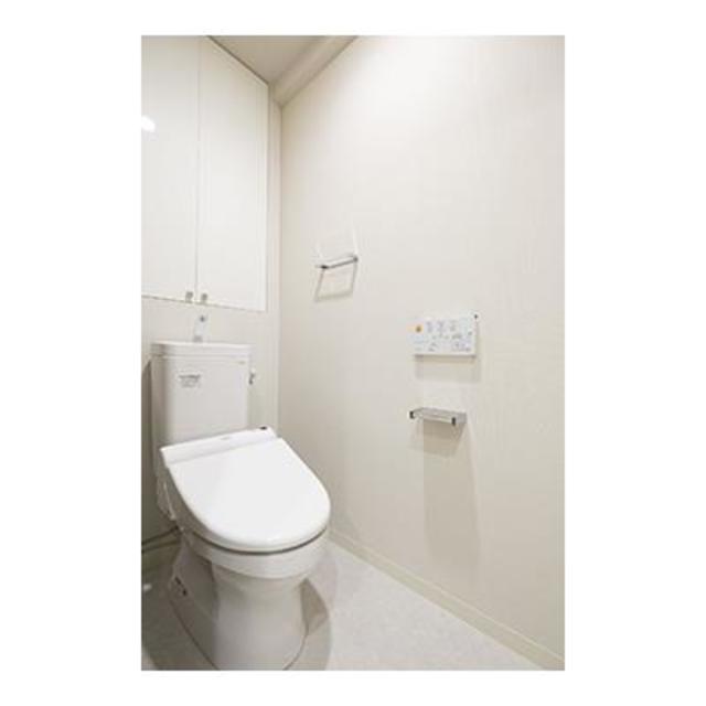 トイレ　※写真は同タイプ住戸です。