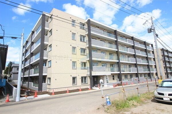 建物外観　都市ガス使用の人気のデザイナーズ仕様のお部屋です♪