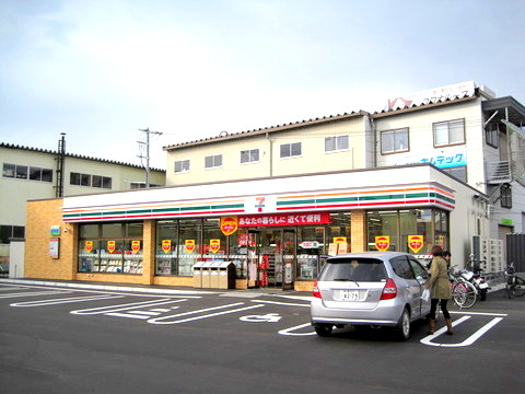 コンビニ　セブンイレブン札幌白石中央3条店（コンビニ）まで196m