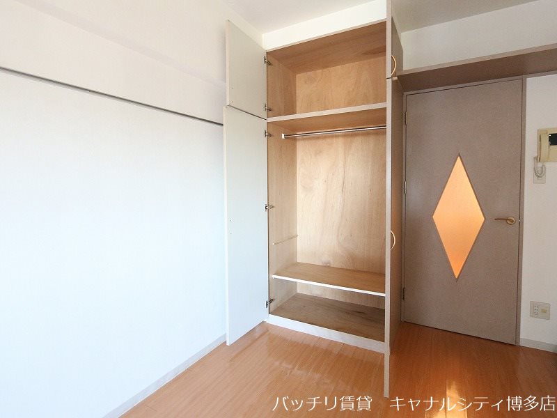 収納　別号室写真の為現況を優先致します。
