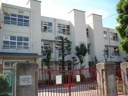 中学校　学文中学校（中学校）まで424m