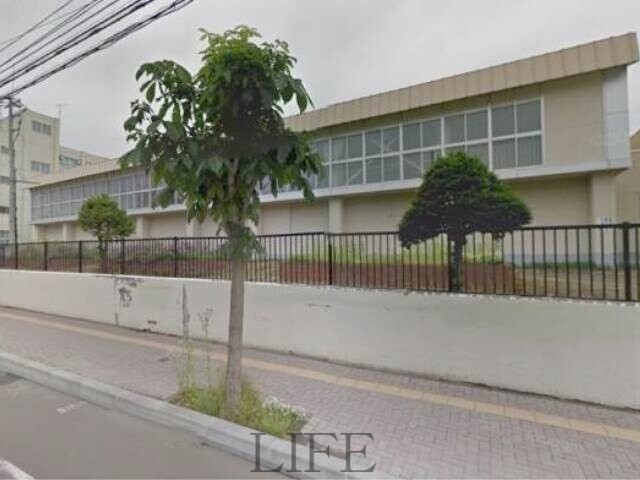 中学校　札幌市立八条中学校（中学校）まで496m