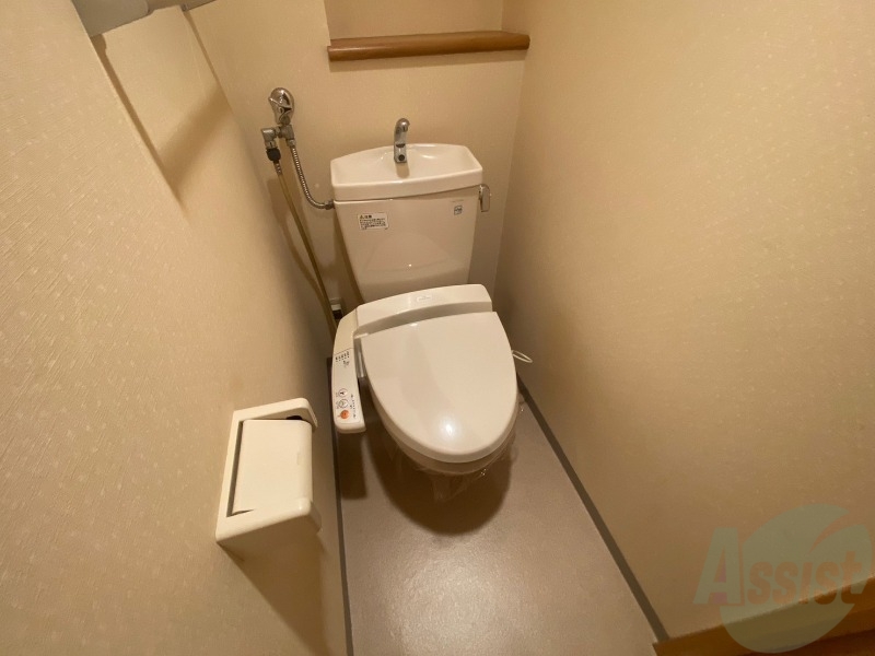 トイレ　ウォシュレット機能がついたトイレ。安心して使用できますね。