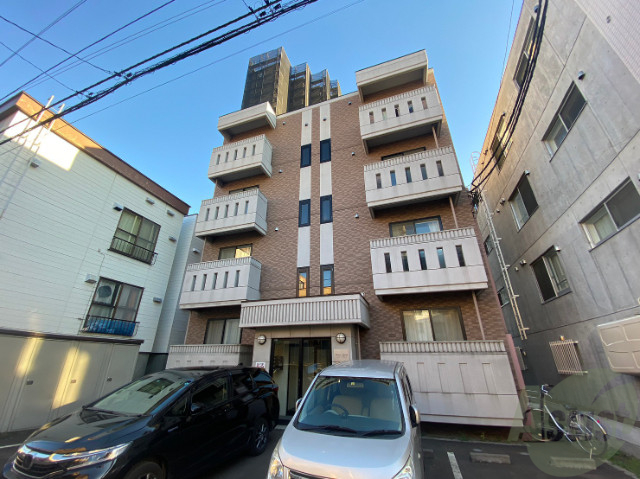 建物外観　札幌市中央区南６条西「メゾン・ラフィネ」