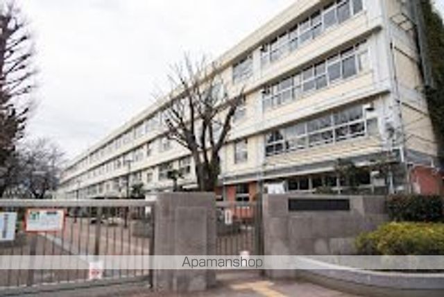 中学校　三宿中学校（中学校）まで585m