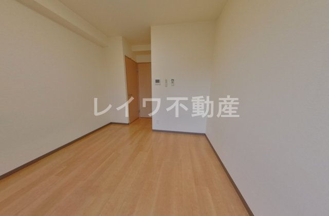 その他部屋・スペース　開放的な寝室です