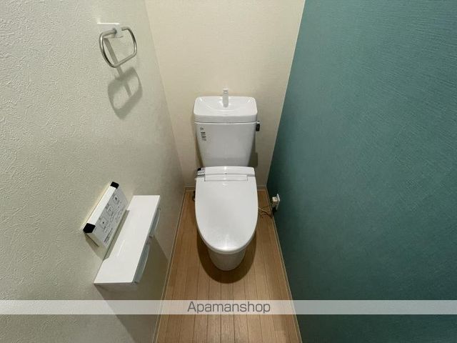 高松琴平電鉄長尾線 林道駅 徒歩9分 2階建 築8年のトイレ写真
