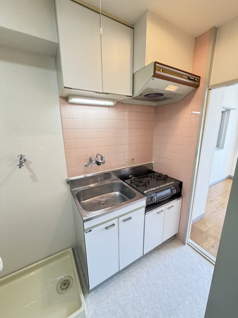 キッチン　別部屋参考写真です