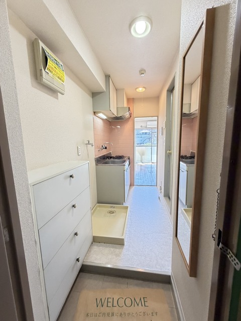 玄関　別部屋参考写真です
