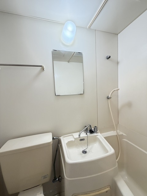 洗面設備　別部屋参考写真です
