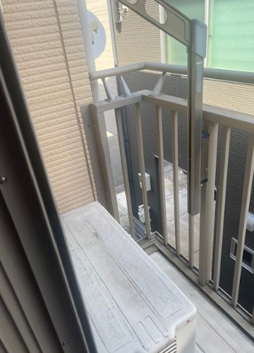 バルコニー　別部屋反転間取り