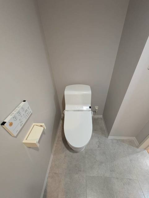 ＪＲ横浜線 矢部駅 徒歩18分 2階建 築11年のトイレ写真
