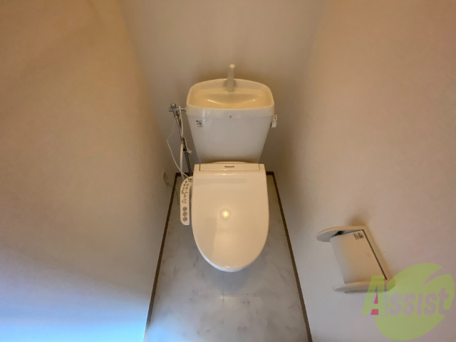 トイレ　トイレはシンプルかつオーソドックスで使いやすそうですね。