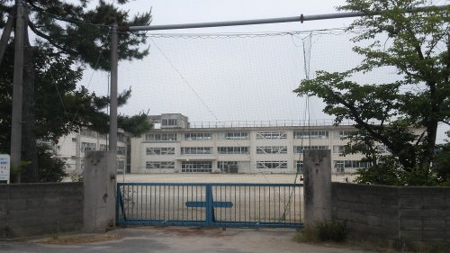小学校　新町小学校（小学校）まで824m