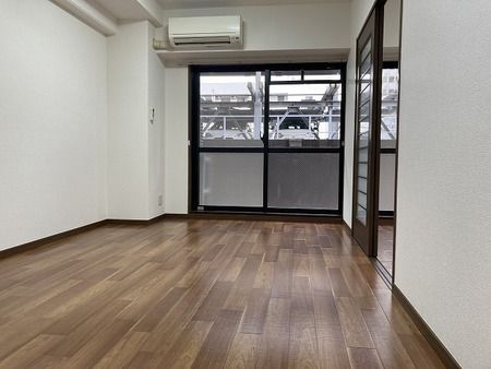 地下鉄千日前線 桜川駅 徒歩5分 11階建 築31年の居間写真