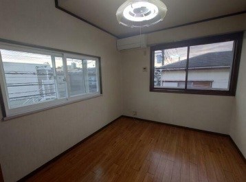 メープル・北久里浜・A棟の居間写真