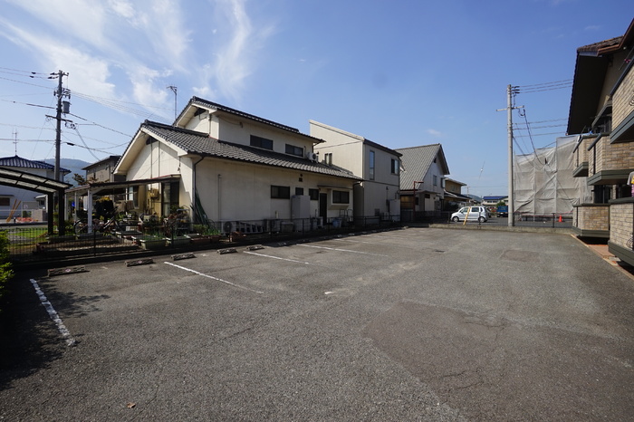 駐車場　駐車場