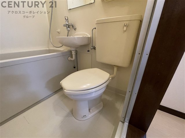 トイレ　浴室内にトイレがあります！