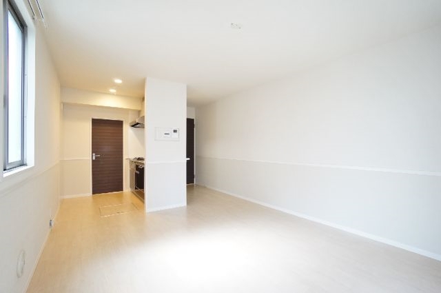 居室・リビング　ＬＤＫです。角部屋の為、横側に窓があります。